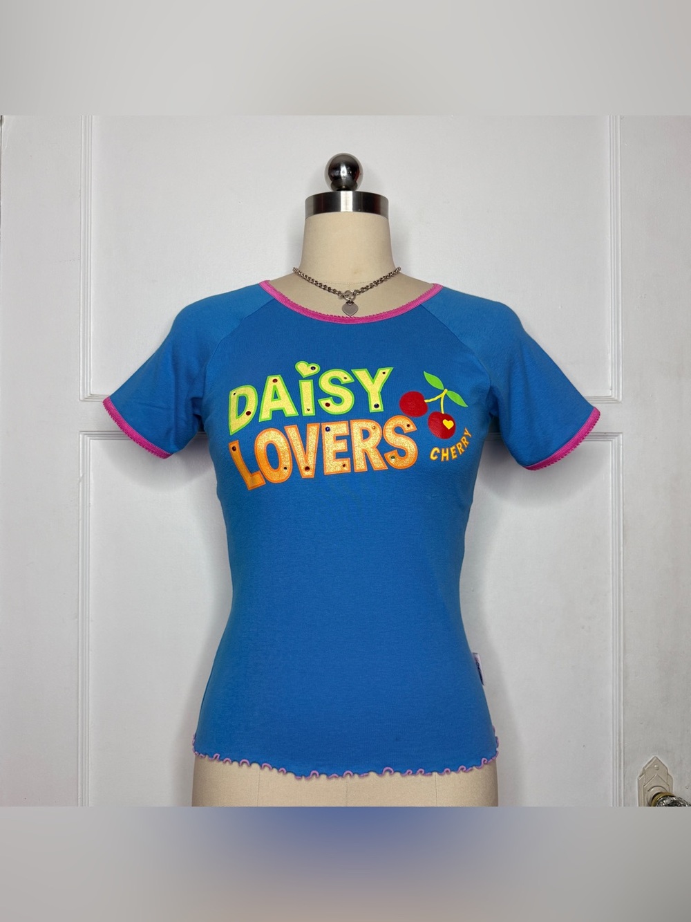 Daisy Lovers blue cherry tee